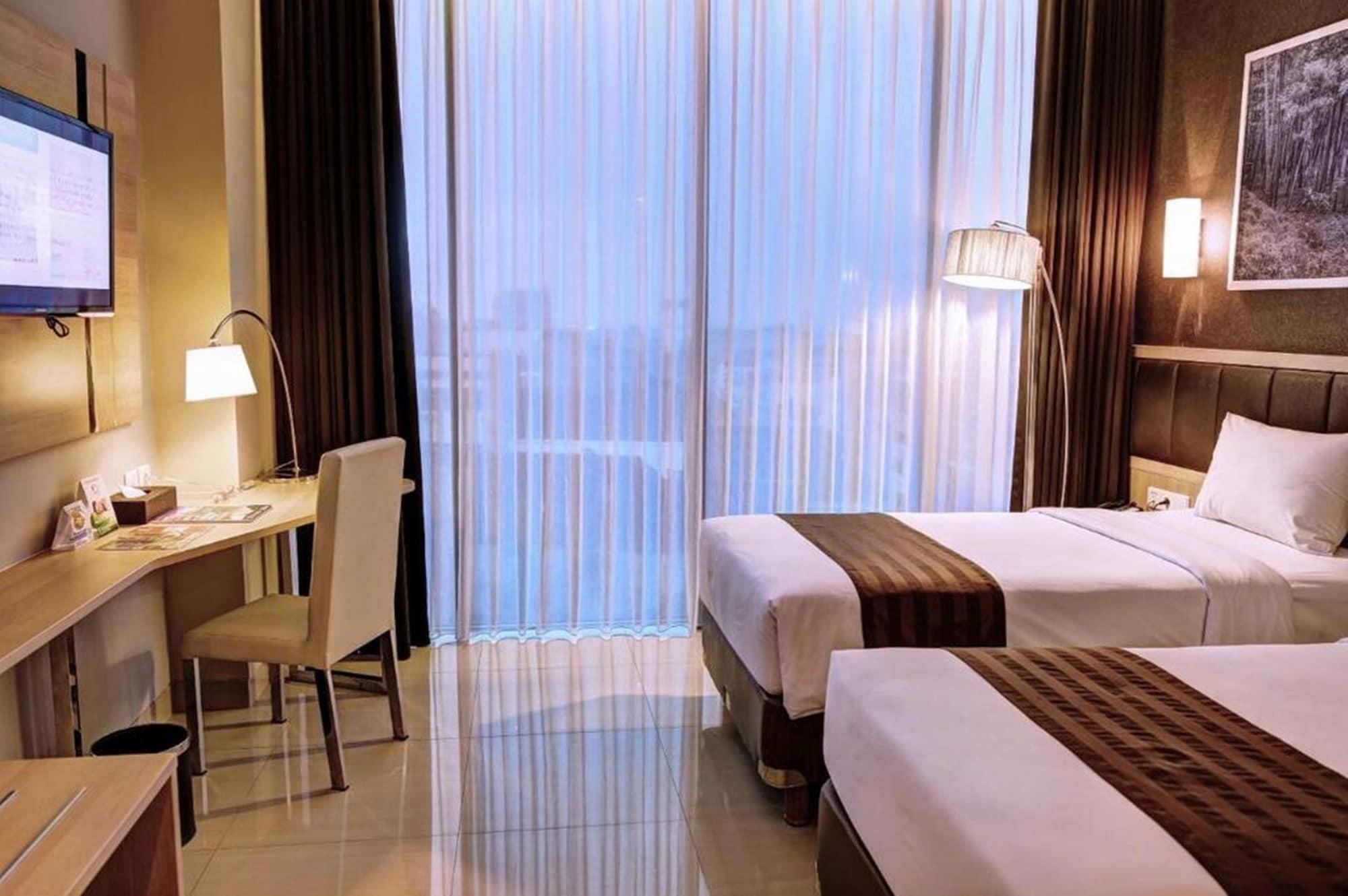 Pasar Baru Square Hotel 3*