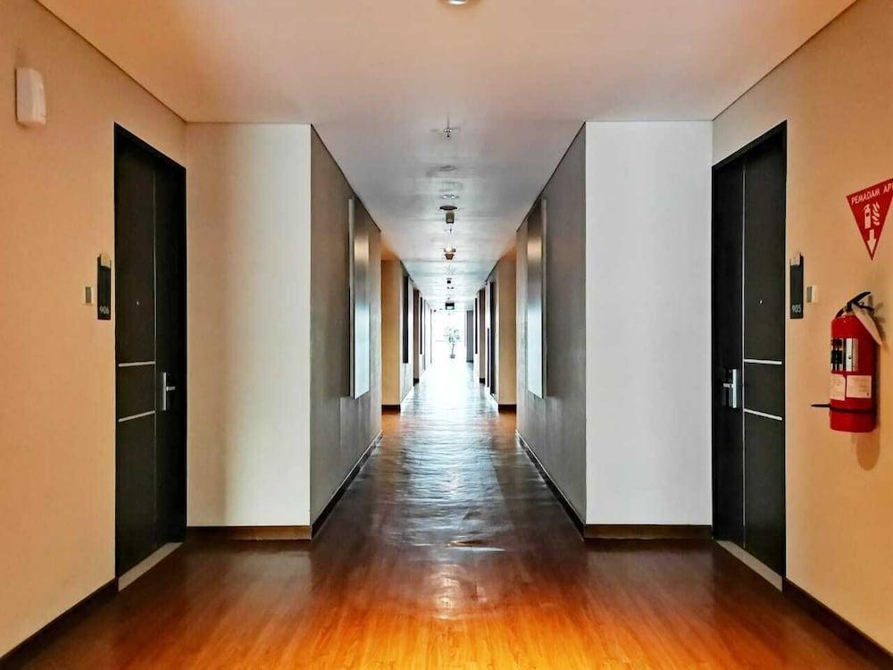 Pasar Baru Square Hotel 3*