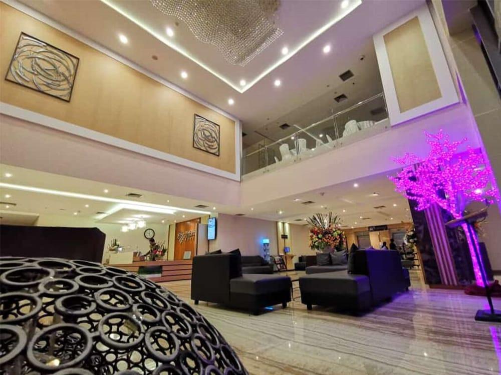 Pasar Baru Square 3*
