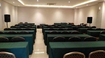 Pasar Baru Square Hotel